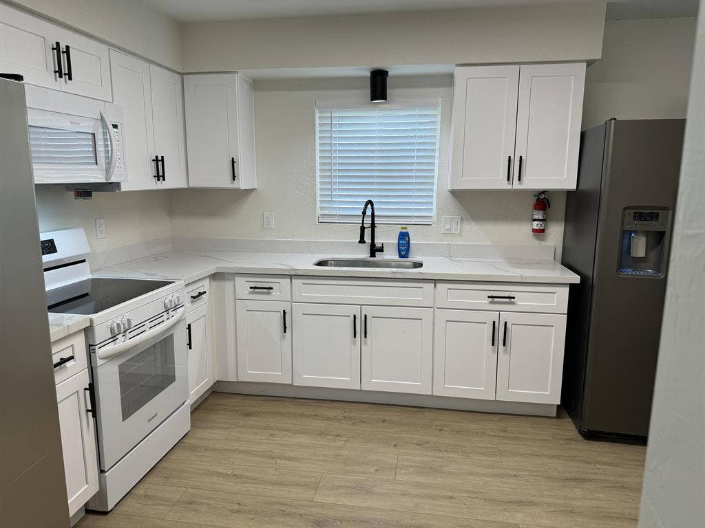 6 BR in Mesa