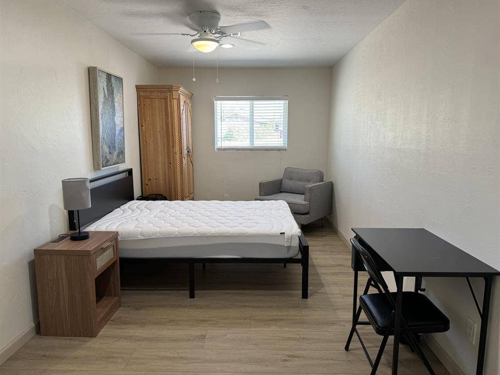 6 BR in Mesa