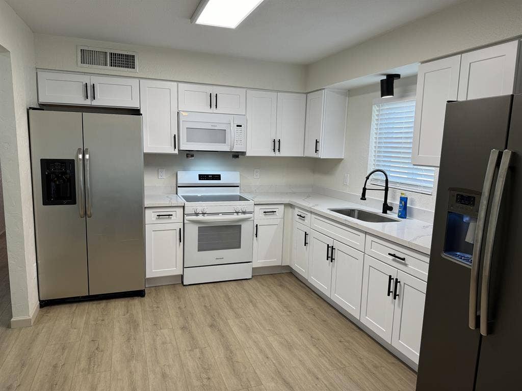 6 BR in Mesa