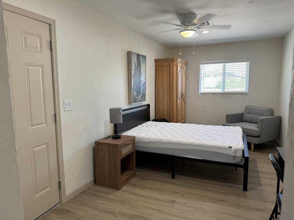 6 BR in Mesa
