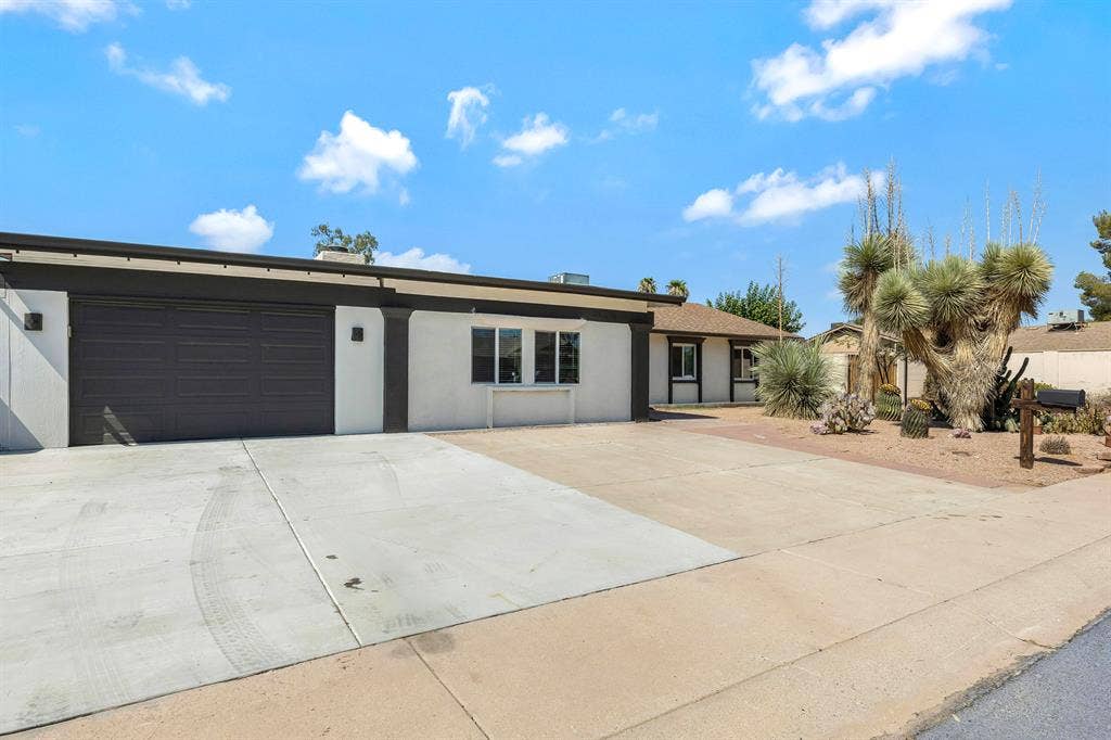 6 BR in Phoenix