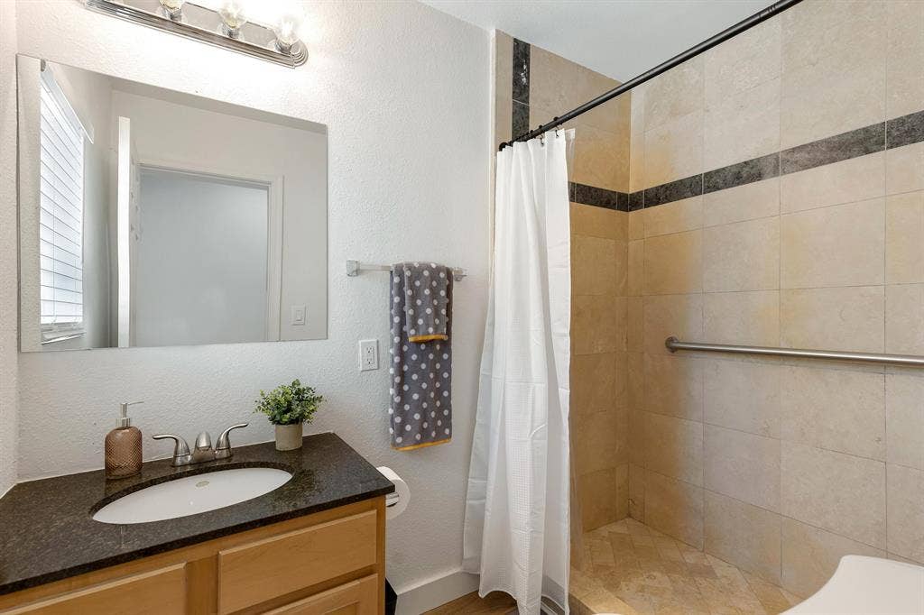 6 BR in Phoenix