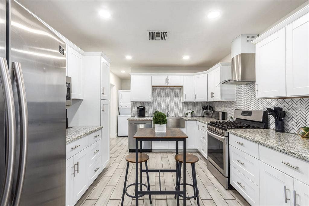 7 BR in Phoenix