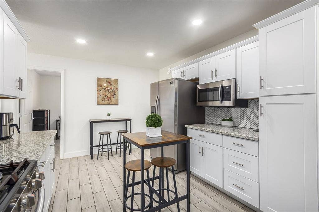 7 BR in Phoenix