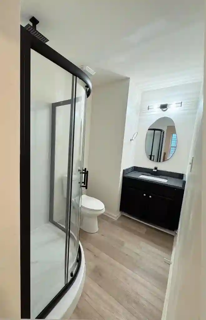5 BR in Lawrenceville