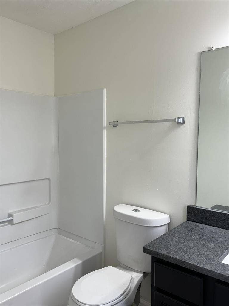 5 BR in Lawrenceville