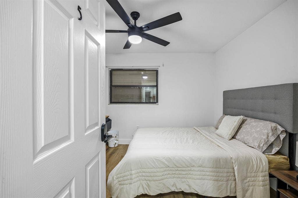 6 BR in Melbourne