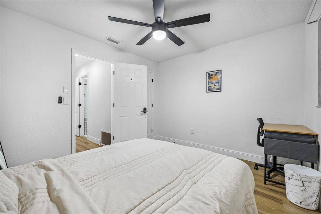 6 BR in Melbourne