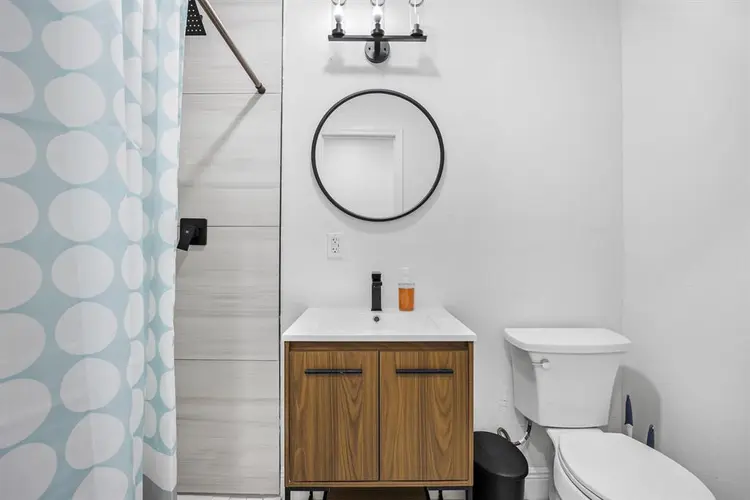 6 BR in Melbourne