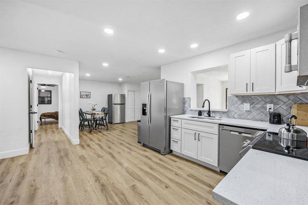 6 BR in Melbourne
