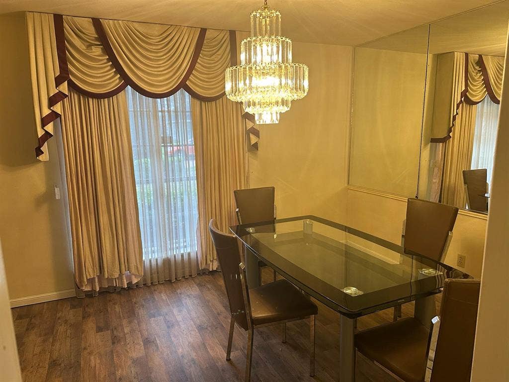 3 BR in Houston