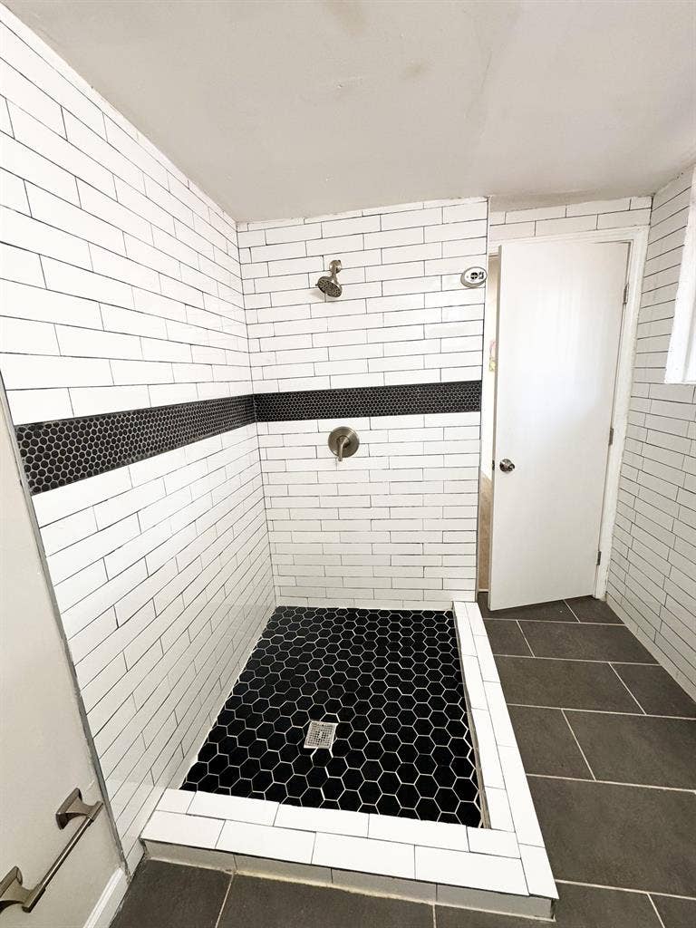 8 BR in Riverdale