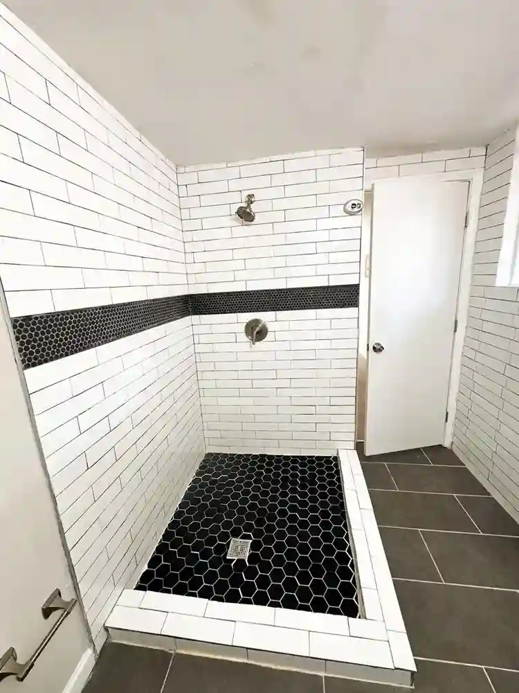 8 BR in Riverdale