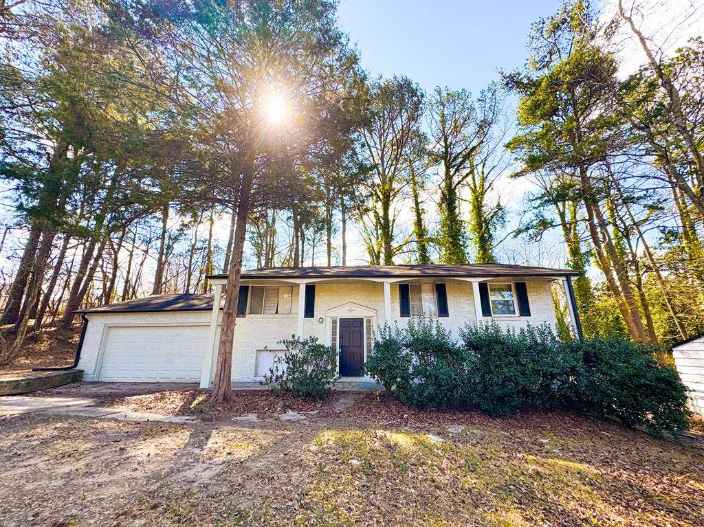 8 BR in Riverdale