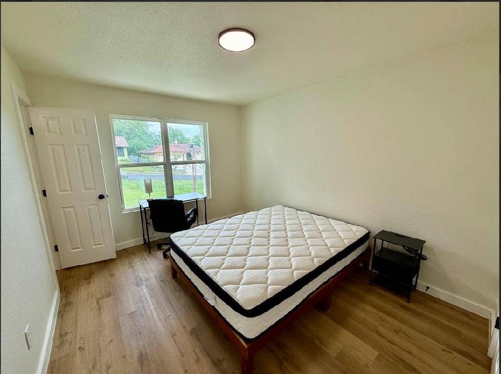 3 BR in Austin