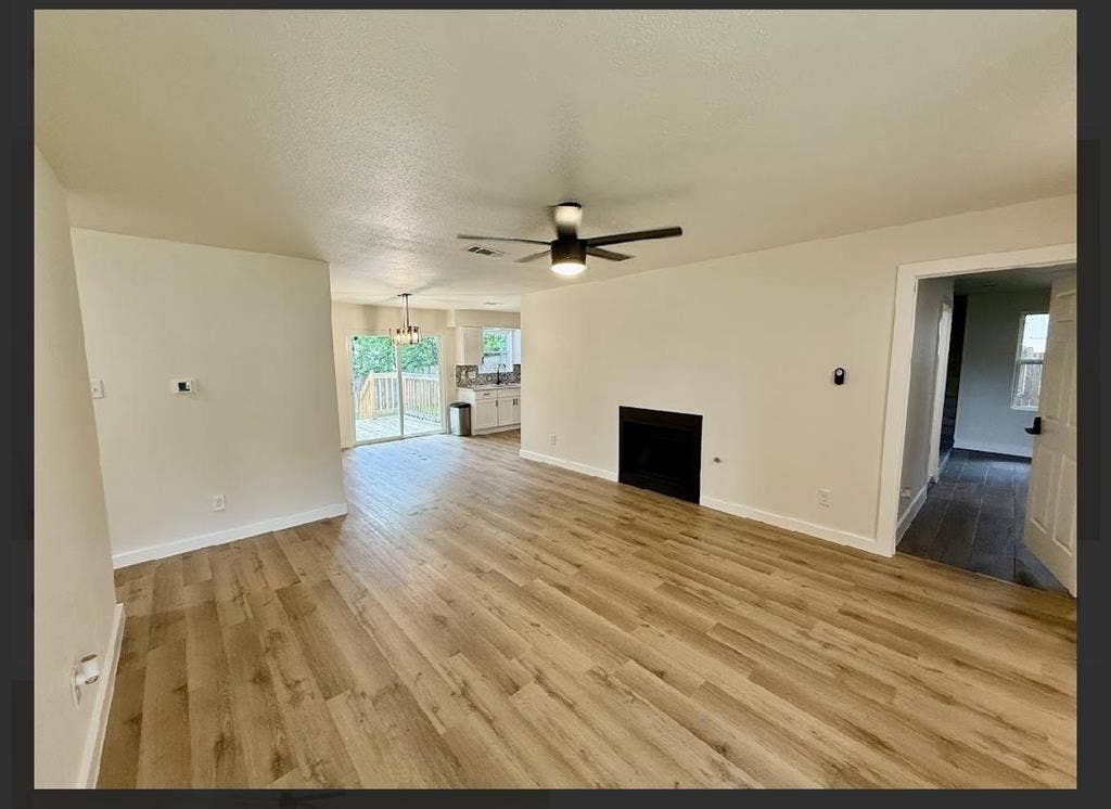 3 BR in Austin