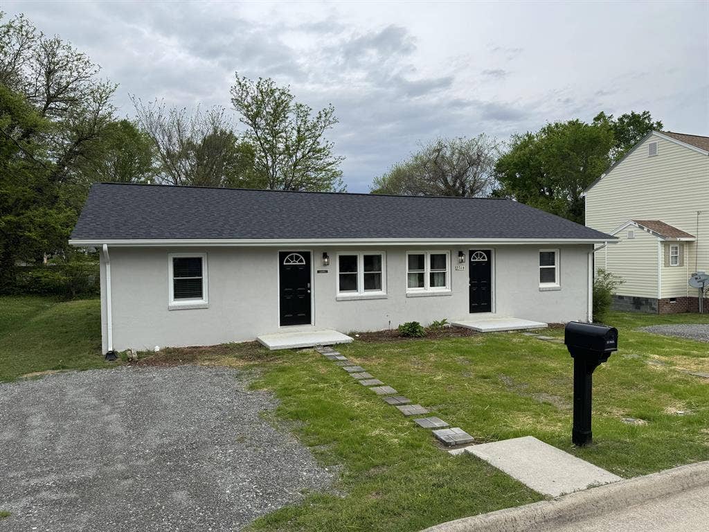 4 BR in Hopewell