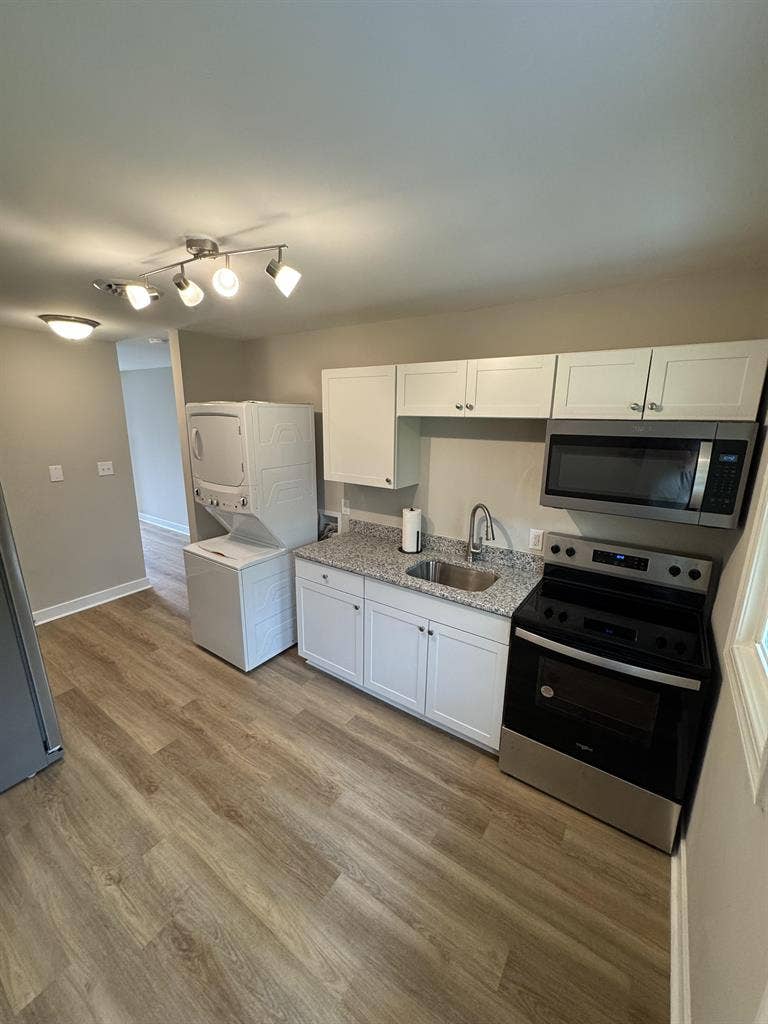 4 BR in Hopewell