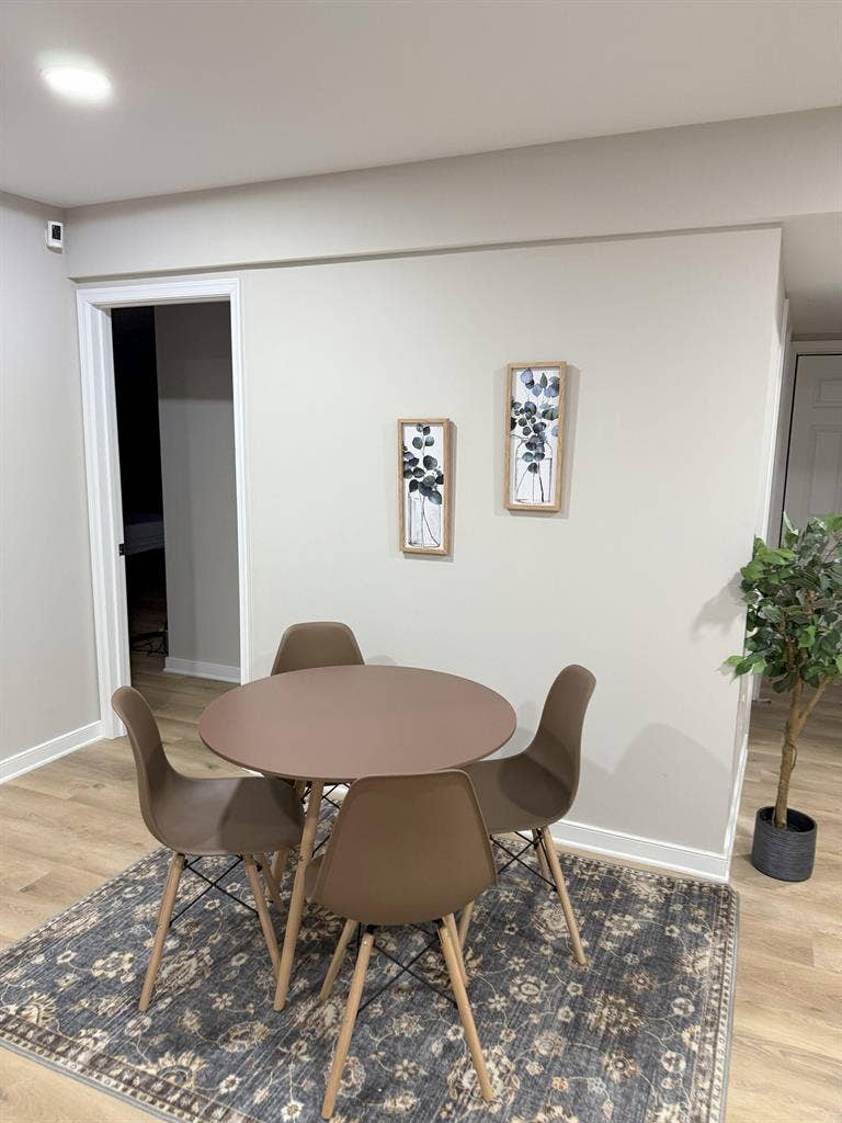 7 BR in Hopewell