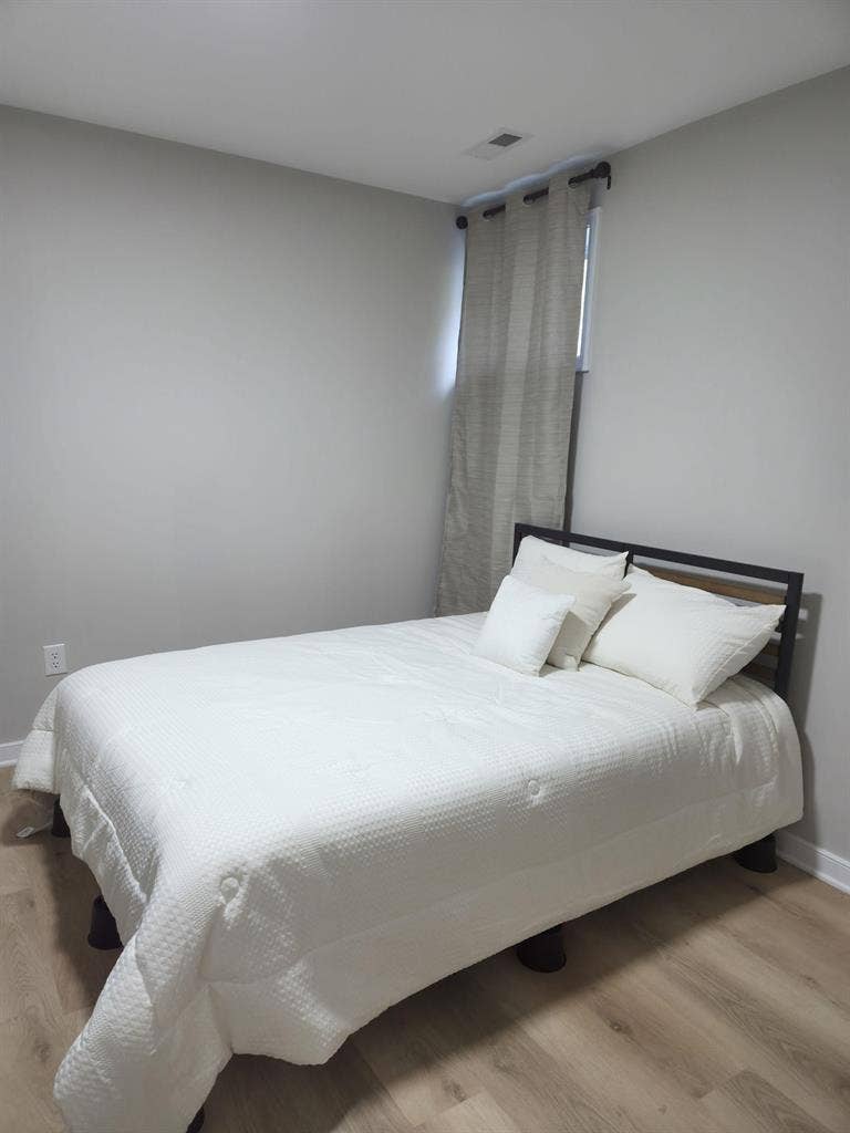 7 BR in Hopewell