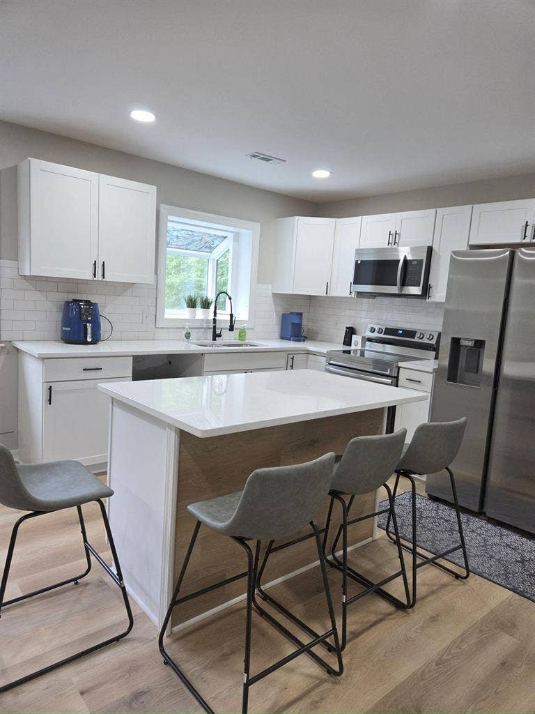 7 BR in Hopewell