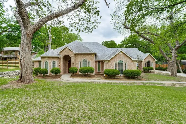 5 BR in Cedar Hill