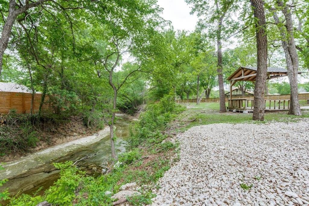 5 BR in Cedar Hill