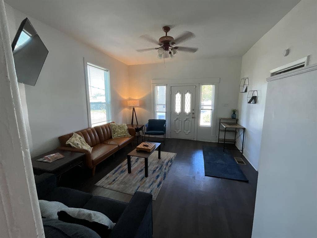 4 BR in Dallas