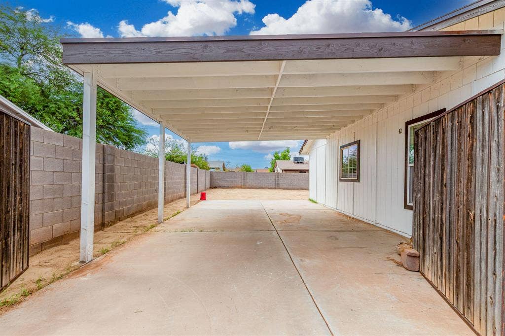 8 BR in Mesa