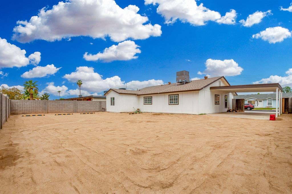 8 BR in Mesa