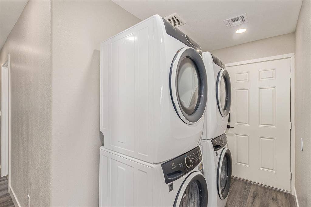 8 BR in Mesa