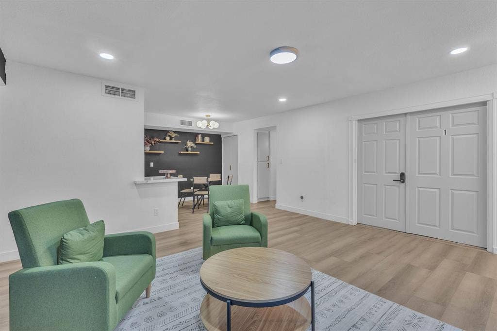 3 BR in Glendale