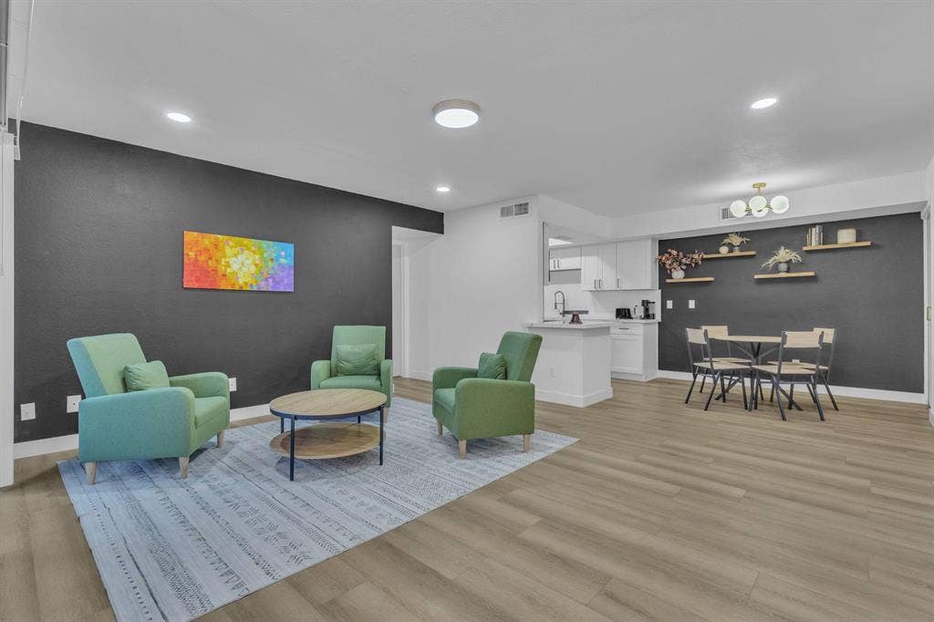3 BR in Glendale