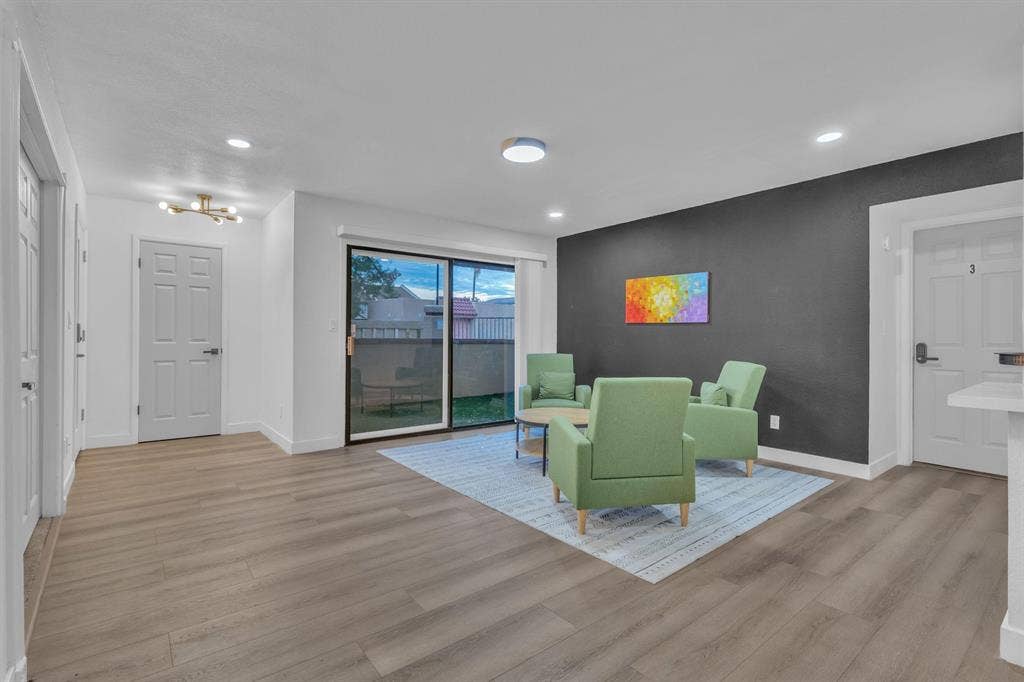 3 BR in Glendale