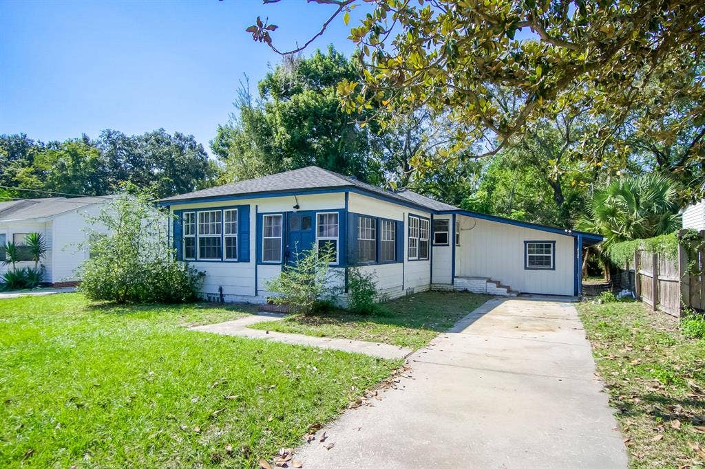 6 BR in Jacksonville