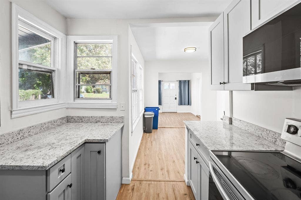 6 BR in Jacksonville