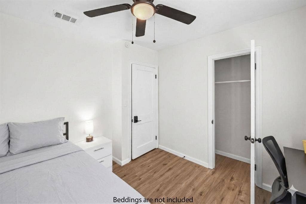 6 BR in Jacksonville