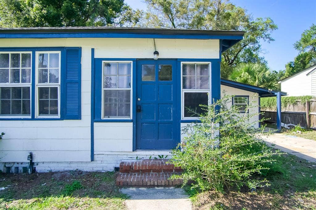 6 BR in Jacksonville