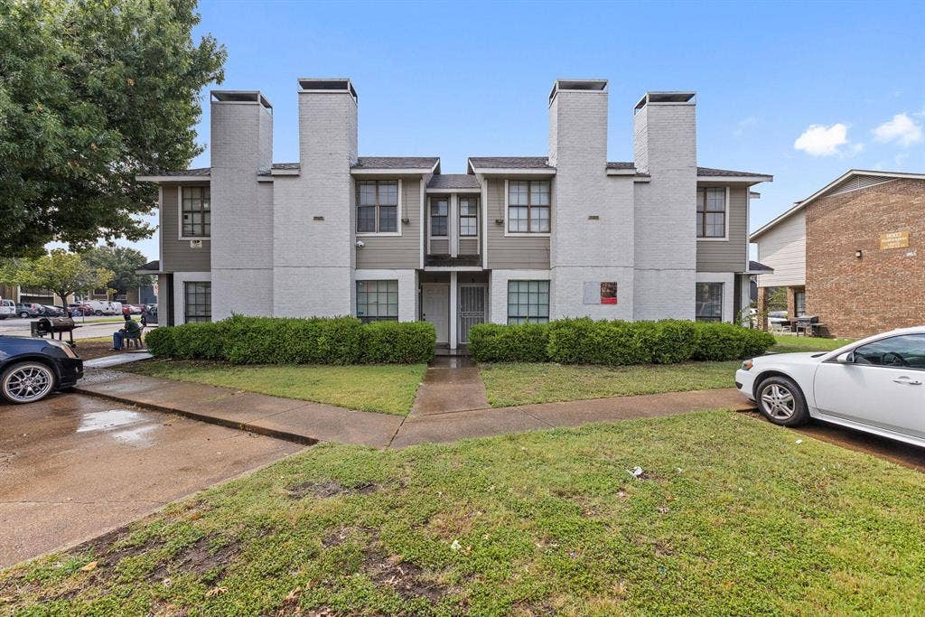 3 BR in Dallas