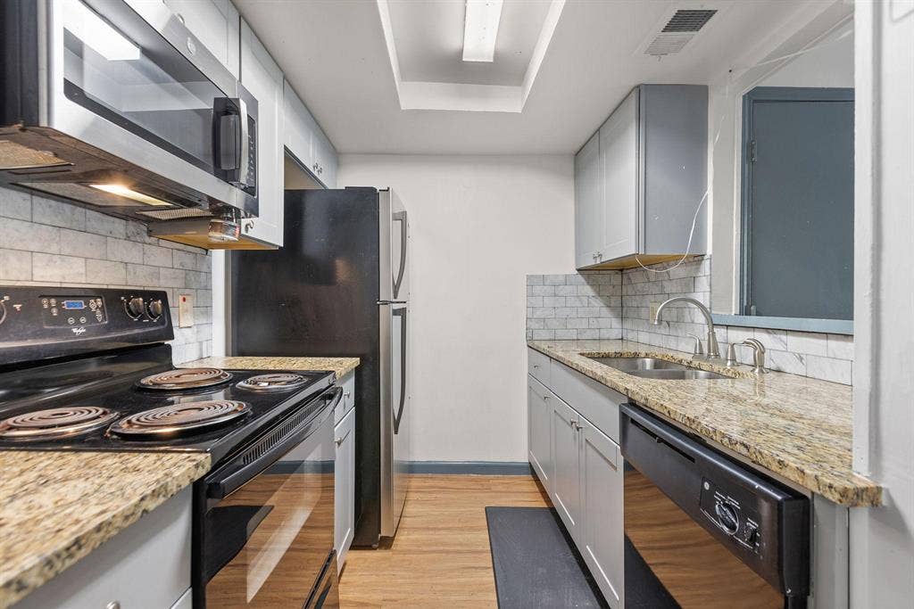 3 BR in Dallas