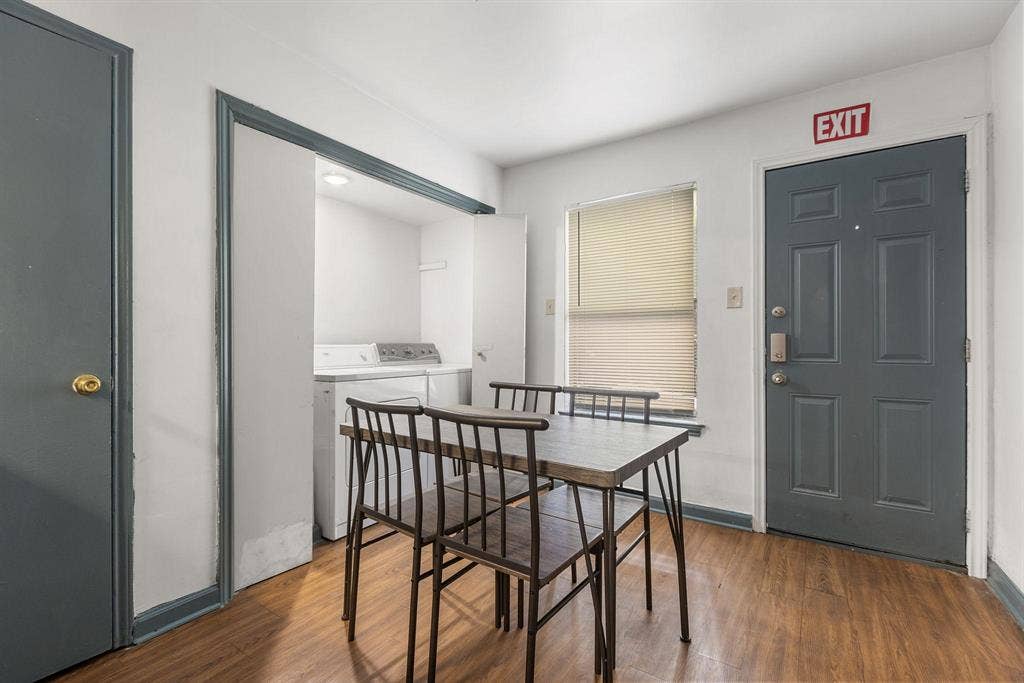 3 BR in Dallas