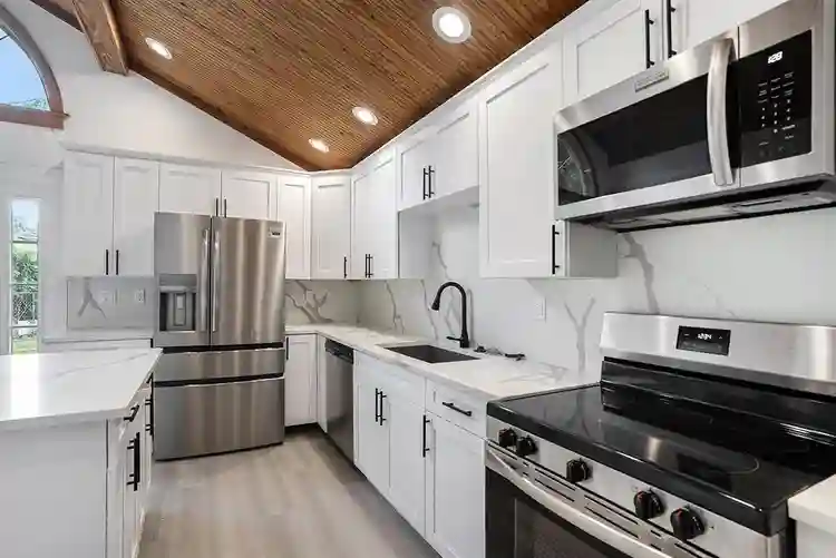 10 BR in Brandon