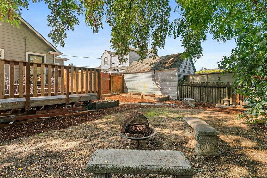 6 BR in Auburn