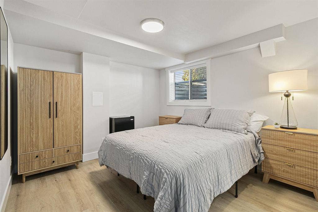 6 BR in Auburn