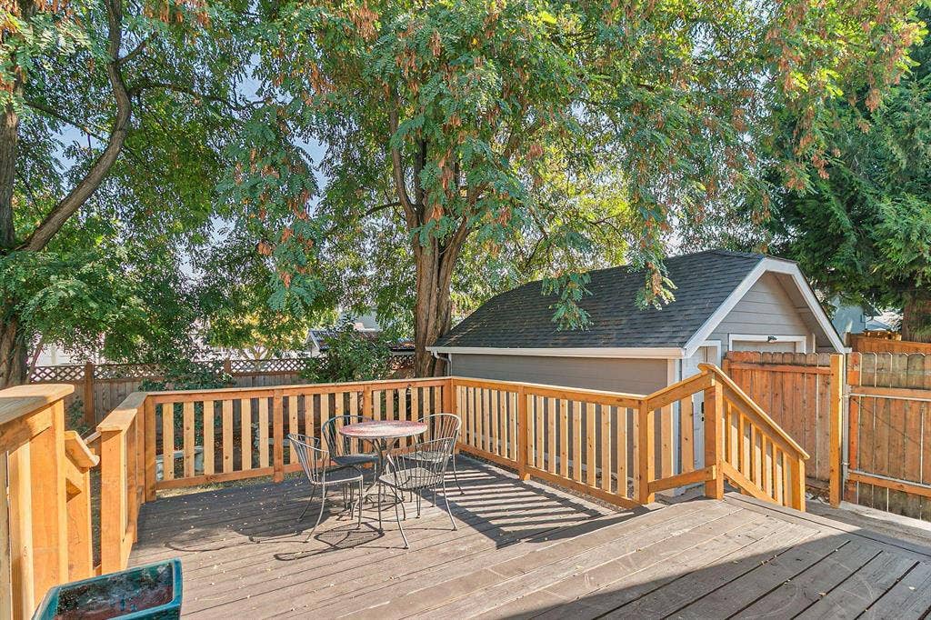 6 BR in Auburn