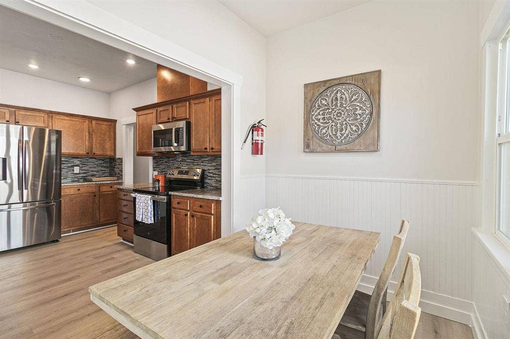 6 BR in Auburn