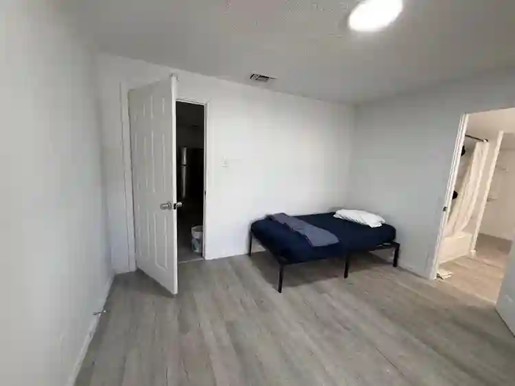 5 BR in Arlington