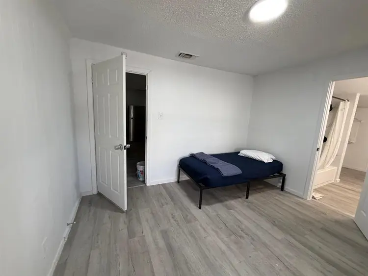 5 BR in Arlington