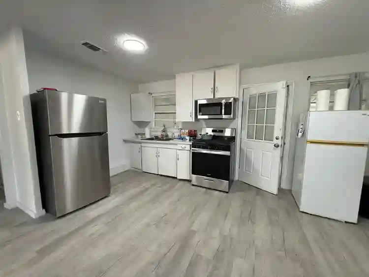 5 BR in Arlington