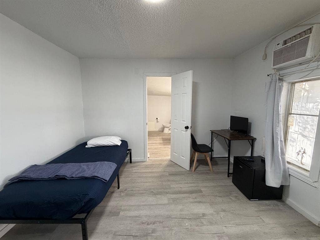 5 BR in Arlington